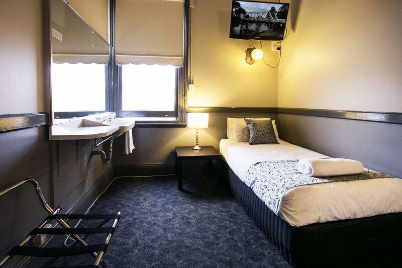 Imperial Hotel Maitland Bagian luar foto